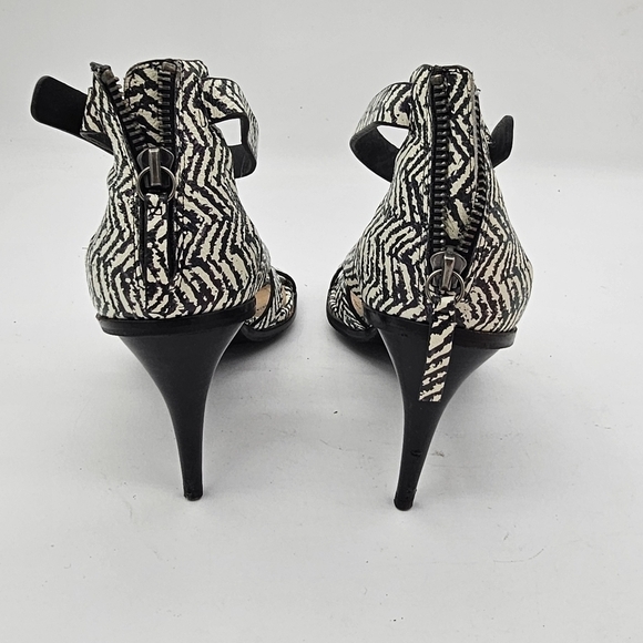 Joe's Jeans Womens High Heels Strappy Ankle Zip Zebra Print Black/White Size 7.5 - Picture 4 of 13